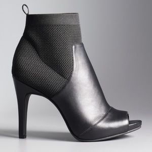 Simply Vera Vera Wang Manchester Peep Toe Booties